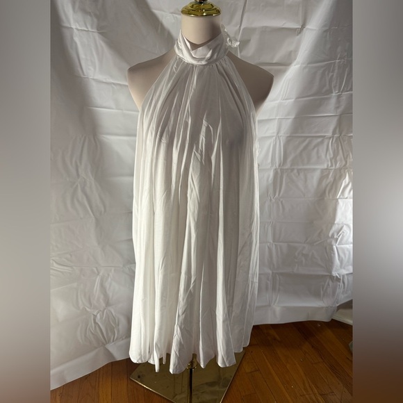 Aura Elegant White Halter Dress - Picture 3 of 7
